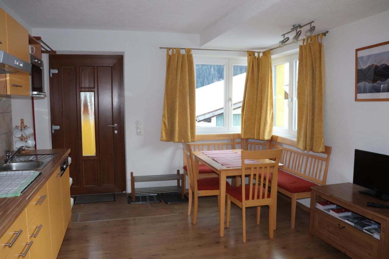 Haus Aperies Διαμέρισμα Pettneu am Arlberg Εξωτερικό φωτογραφία